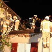 Dach beim Flämmen in Brand geraten