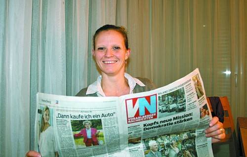 Die Vorarlberger Nachrichten sind ein fester Bestandteil des täglichen Mittagsrituals von Christina Gartner. Foto: sis
