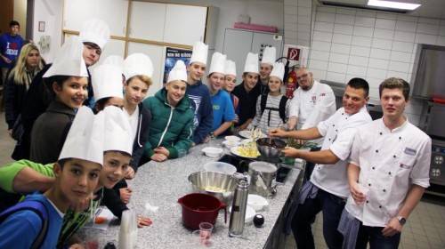  Nur eine Aktivität des BIFO: Die Berufsinformationsmesse in Hohenems wird von Tausenden Schülern besucht.