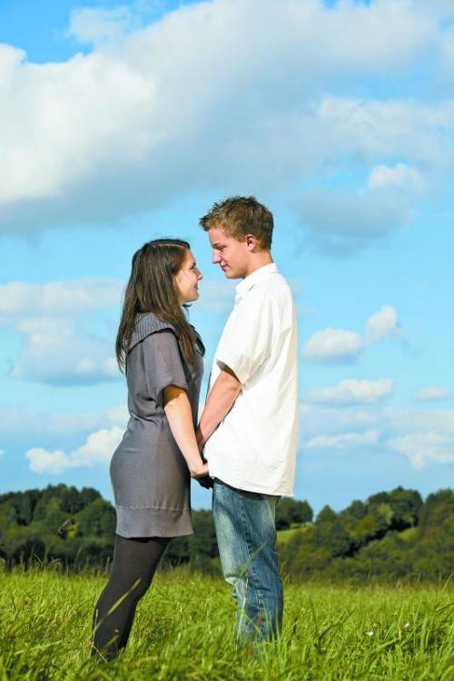 Glücksgefühle haben viele Ursachen. Liebe ist die wichtigste.  fotolia