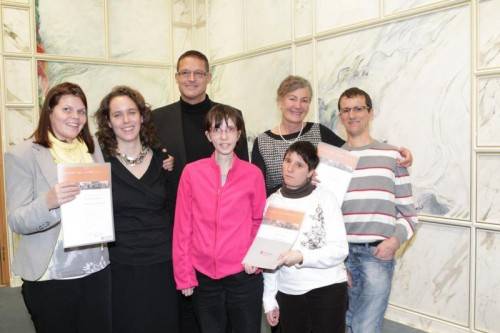 Heidi Markowitz, Referentin Marianne Schultze, LR Christian Bernhard, Melanie Corn, Gabriela Meusburger, Sybille Grafl und Andreas Guth. ame