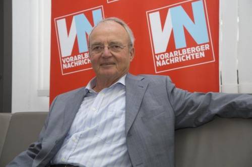 Hubert Kopf hat das „Kapitel Bank“ abgeschlossen. Er genießt die Pension und hält sich geistig und körperlich auf Trab. Foto: VN/Paulitsch