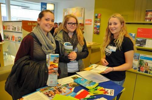 Infos zum Thema Auslandsaufenthalte konnten sich Jugendliche im aha von Experten holen. Foto: aha