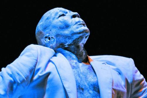 Koffi Kôkô, der legendäre Mitbegründer des modernen afrikanischen Tanzes, kommt zum ersten Mal nach Vorarlberg. Foto: Spielboden/Amaldo J. G. TorrEs