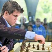 Carlsen feierte ersten Sieg gegen Anand
