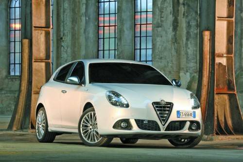 Make-up für eine Schönheitskönigin: Alfa legt dezent Hand am Äußeren der Giulietta an. Fotos: werk