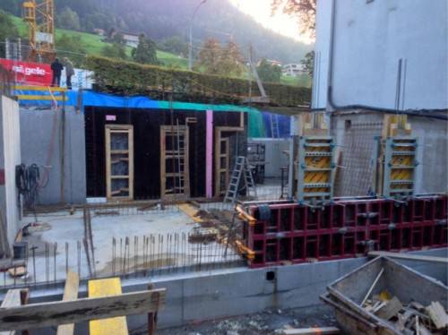 Mit den Baumeisterarbeiten im Untergeschoß des Krankenhaus-Zubaus wurde vor Kurzem begonnen. Foto: bk