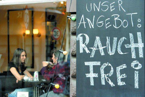Österreich ist dabei, sich einem internationalen Trend anzuschließen und ein generelles Rauchverbot in Lokalen einzuführen. Foto: DPA
