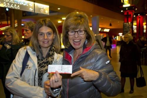 Rosi Stohs und Tochter Jeanine Mähr: „Ab und zu gehen wir ins Kino. Uns hat das aktuelle Thema sehr interessiert und dass der Film auf einer wahren Begebenheit beruht.“ Foto: VN/Paulitsch
