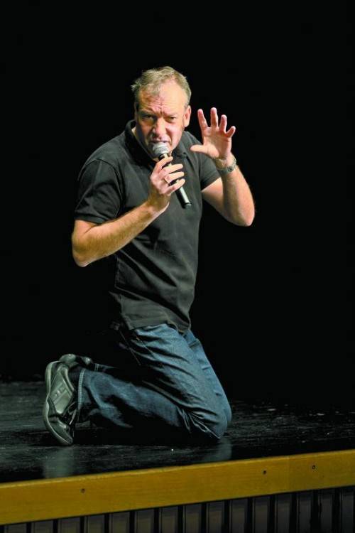Stefan Vögel zeigt Solokabarett „Halbzeit“. Foto: VOVO