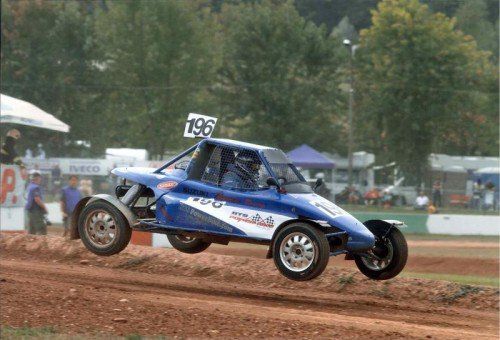 Willi Sutter fuhr mit seinem Buggy-Boliden an der Spitze mit. Foto: mcb