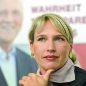 Stronach sucht „Zugpferde“