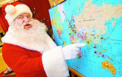 294.000 Wunschzettel hatten der Weihnachtsmann und seine fleißigen Helferlein in Himmelpfort heuer zu bearbeiten. Foto: EPA