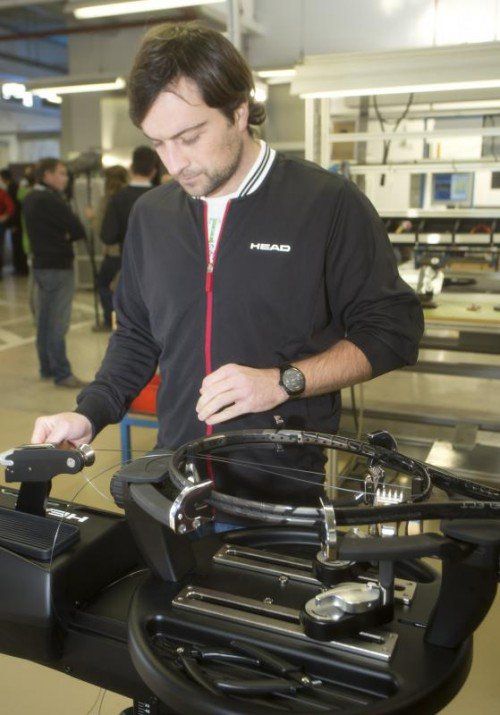 In Kennelbach werden die Custom-Rackets produziert.  Foto: VN/RP