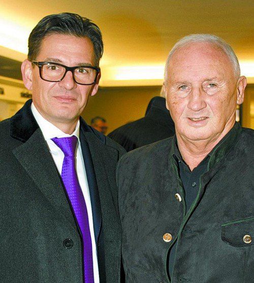 Anwalt Wilhelm Klagian (l.) und Ortsvorsteher Dieter Preschle.