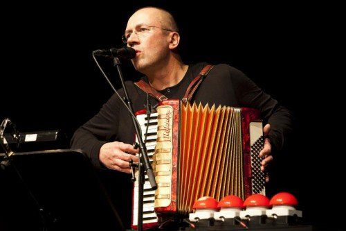 Bernie Weber ist aus der Vorarlberger Musikszene nicht mehr wegzudenken.  Foto: Dietmar Mathis  