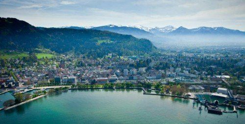 Bregenz am See: Die Bahnverlegung wird von vielen als Jahrhundertchance empfunden.  Foto: VN/Hartinger