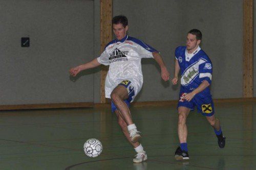 Christian Köll – im Bild eine Szene vom Masters 2000 – kehrt als FCL-Trainer in die Halle zurück. Foto: VN-Lerch