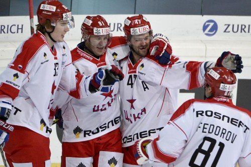 CSKA Moskau bog Gastgeber Davos erst im Penaltyschießen und steht im Spengler-Cup-Finale. Foto: AP