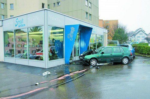 Der Fahrschüler: Statt Bremspedal das Gaspedal erwischt. Foto: KAPO