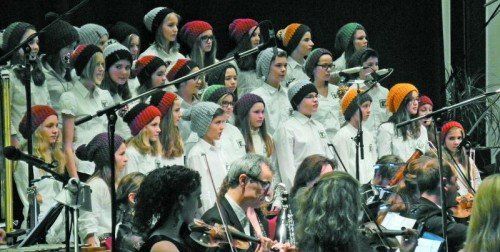 Der Kinderchor Pizzicanto verbreitet auf besondere Art Weihnachtsstimmung. Eines seiner Erfolgsgeheimnisse liegt im Rhythmusgefühl der Mitglieder. Foto: VN/CD