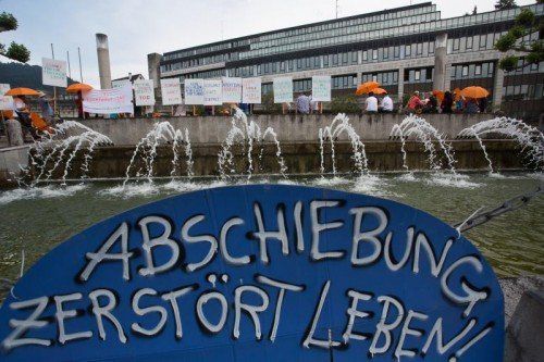 Die 2013 durchgeführten Proteste im Land haben wenig bewirkt. Flüchtlinge werden weiterhin wie Kriminelle behandelt.   Foto: VN/Steurer