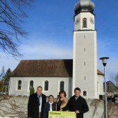 Agrar Meiningen übergibt Spende für Taifun-Opfer