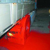 Container kaputt: 300 Liter Farbe ausgelaufen