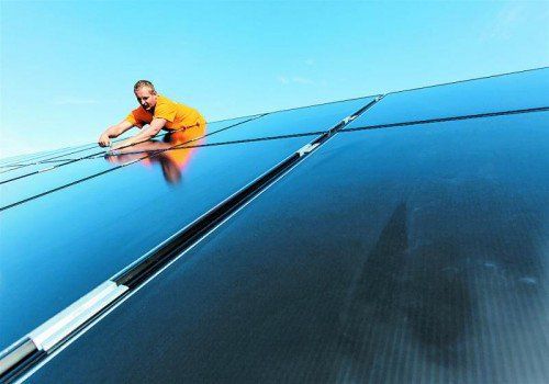 Die beruflichen Möglichkeiten reichen vom Elektroanlagenmonteur bis hin zum Elektroniker mit Schwerpunkt.