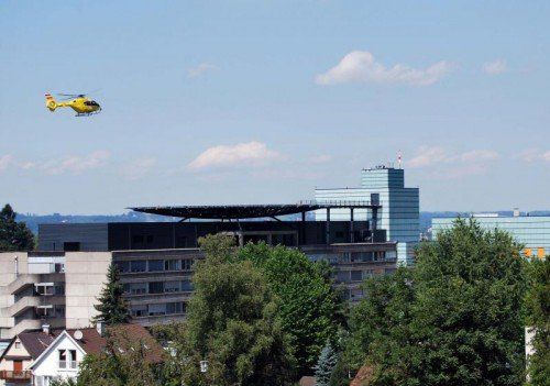 Die Einsatzkräfte der Polizei suchten im Krankenhaus vergeblich nach dem mysteriösen „Messermann“.