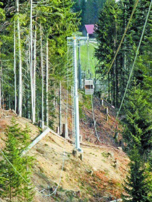 Die Gondel wurde vom Zugseil aufgefangen. Foto: PI Sonntag