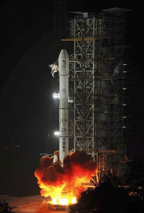 Die Rakete mit dem Landemodul an Bord startete gestern. Foto: AP