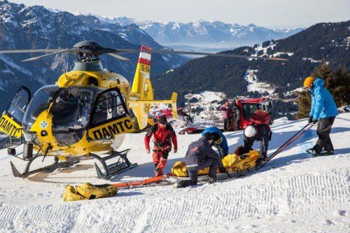 Die Retter waren schnell vor Ort und brachten Michael „Gino“ Hämmerle mit dem Hubschrauber ins Spital. Foto: Montafon.TV/Philipp Schilcher