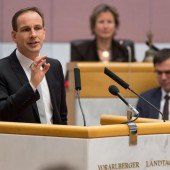 18 Mandatare für Auslieferung