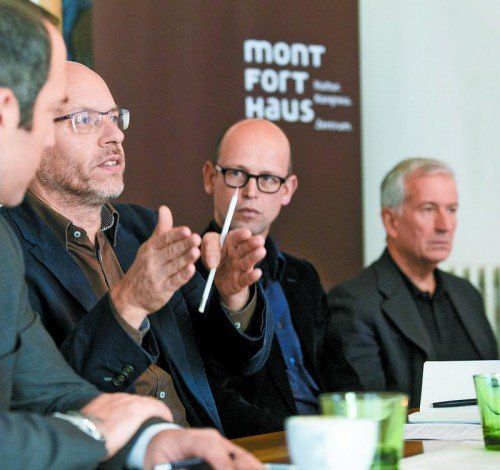 Im Februar 2015 geht das Programm an den Start: Folkert Uhde, Hans-Joachim Gögl und Bgm. Wilfried Berchtold. Foto: DM