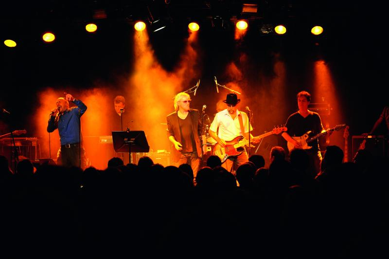 Reinhold Bilgeri, Michael Köhlmeier, Martina Breznik und andere spielen für die Krebshilfe.