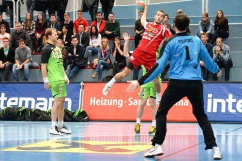 Hard-Flügelspieler Thomas Weber trug zum 25:20-Erfolg gegen seine ehemaligen Teamkollegen vier Treffer bei. Foto: gepa