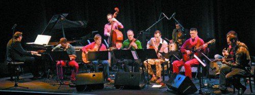 Jubel für ein außergewöhnliches Experiment: „CIA Seven on Six Guitar Ensemble“ am voll besetzten Dornbirner Spielboden. Foto: VN/Dietrich