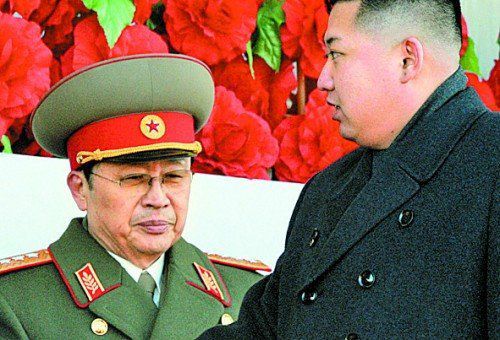 Kim (r.) entmachtete seinen Onkel Chang Sung-taek. Foto: RTS