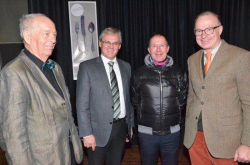 Konrad Köstlin, Harald Sonderegger, Pfarrer Jodok Müller und Bürgermeister Ludwig Muxel (v. l.). Fotos: dob