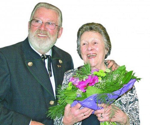 Lob und Dank für Hans Kallinger mit Gattin Inge. Foto: Thüringer