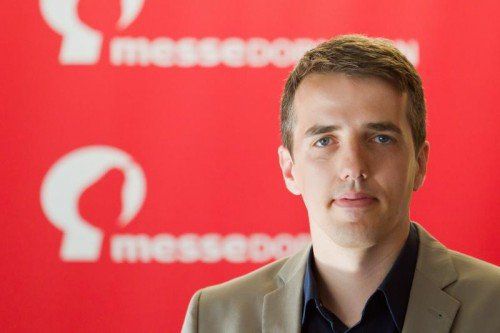 Mutschlechner rührt bei der Messe kräftig um. Foto: VN/Steurer