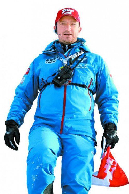 Österreichs Skisprung-Cheftrainer Alexander Pointner geht die Vierschanzentournee mit viel Optimismus an. gepa
