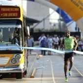 Usain Bolt gewann in Buenos Aires einen Wettlauf gegen einen Bus