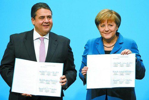 Pakt besiegelt: Kanzlerin Merkel mit Vize Gabriel. Foto: AP