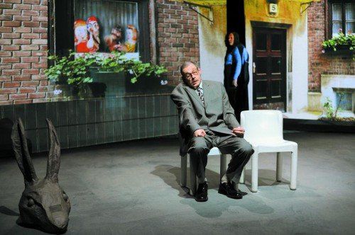 Peter Badstübner und Dietmar Nigsch in „Ein schöner Hase ist meistens der Einzellne. Foto: Projekttheater/Nikolaus Walter