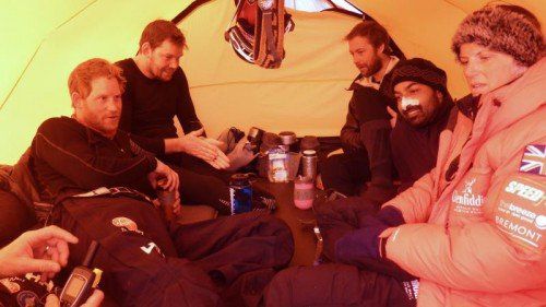 Prinz Harry und sein Team waren am 1. Dezember zu dem 260-Kilometer-Marsch gestartet. foto: AP