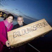 Die neue Regierung „auf den Mond geschossen“