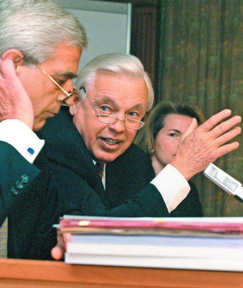 Superpensionen von 30.000 Euro und mehr pro Monat, wie jene von Ex-Nationalbank-Präsident Wala (Foto) sorgen weiter für Diskussionen. Foto:apa