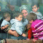 Kinder müssen hungern und frieren